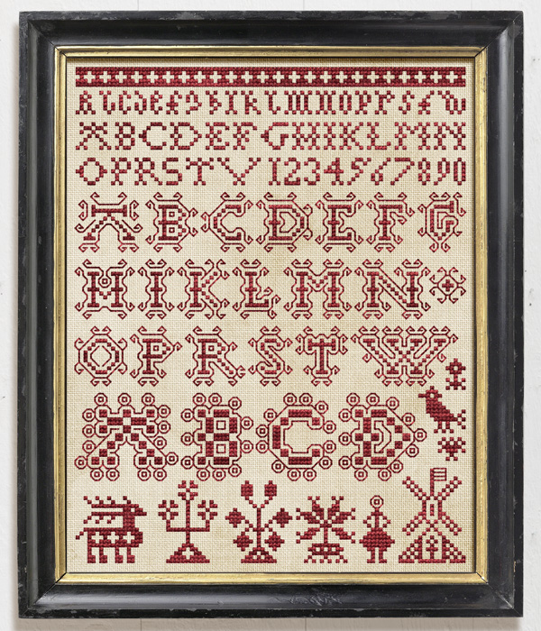 The Lovely Letterlappe is an original mini design inspired by antique Frisian samplers by Modern Folk Embroidery